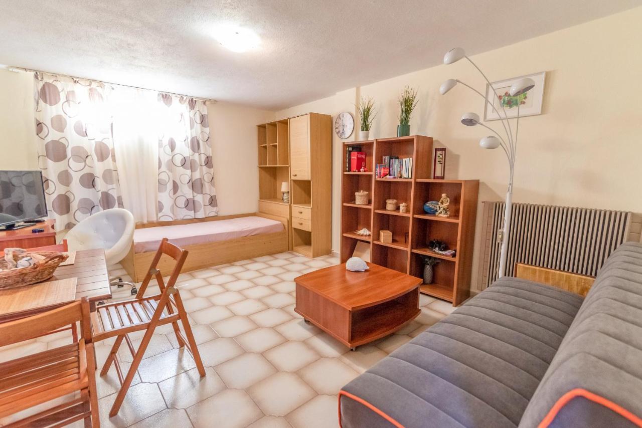 Pine Trees Apartment Preveze Dış mekan fotoğraf